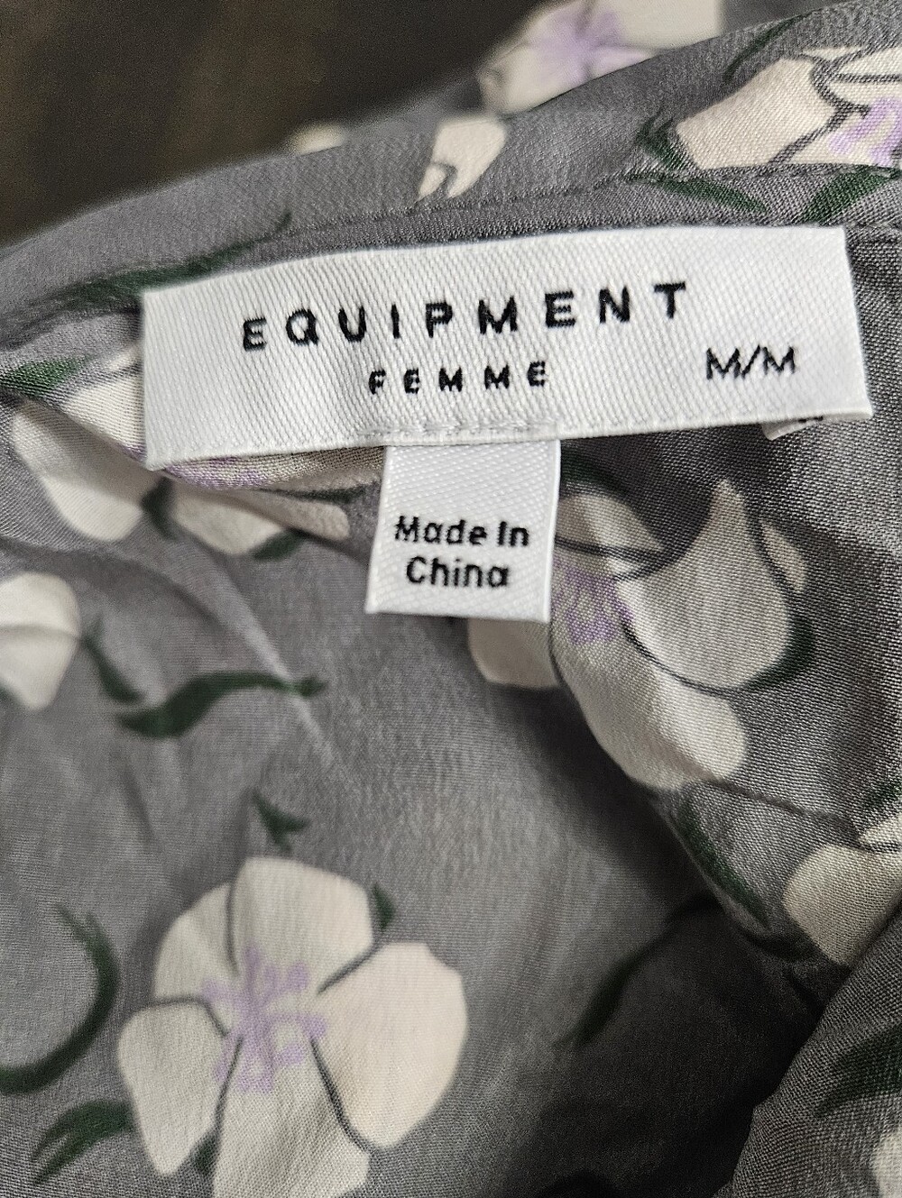 NWOT Equipment Femme 100% Silk Wrap Dress Floral Medium - Picture 7 of 8